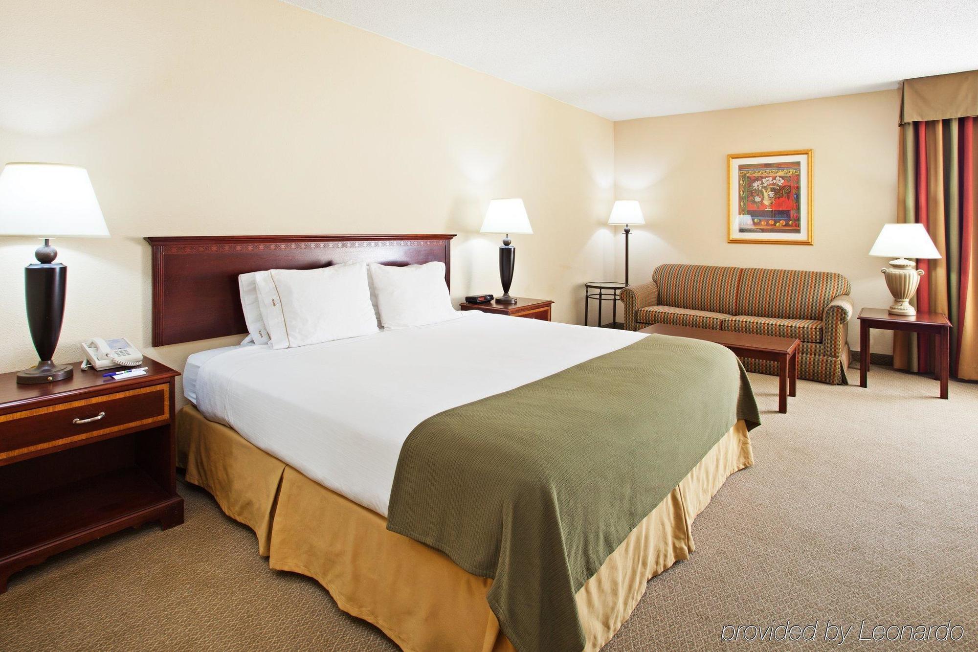 Holiday Inn Express Hotel & Suites Pigeon Forge By Ihg Rum bild