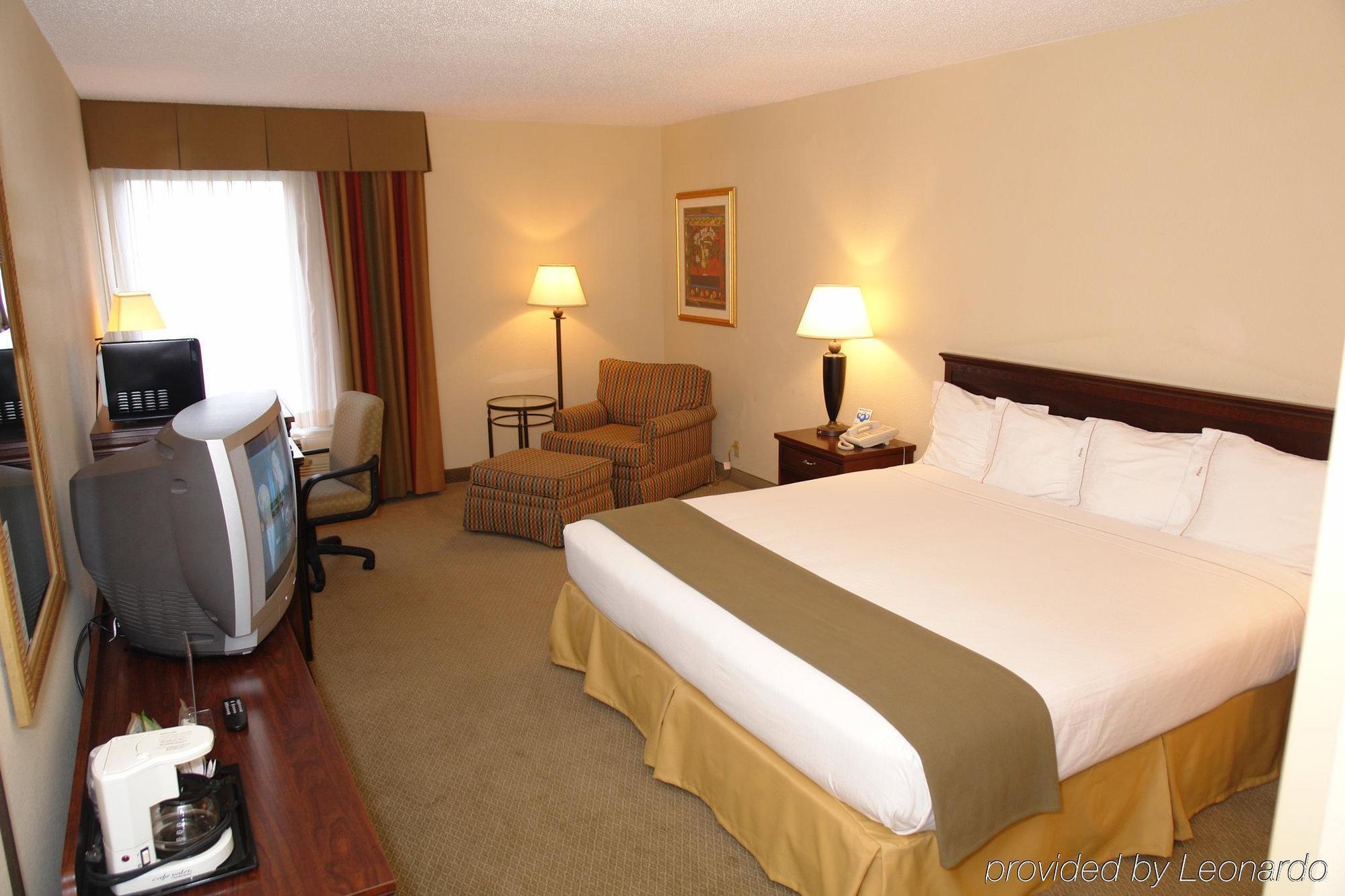 Holiday Inn Express Hotel & Suites Pigeon Forge By Ihg Rum bild