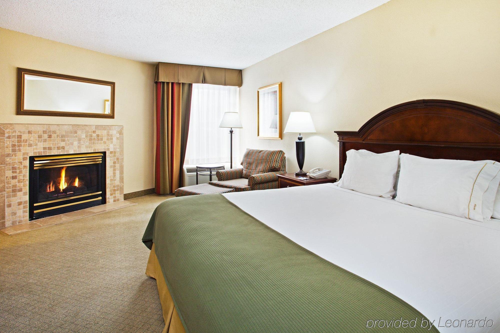 Holiday Inn Express Hotel & Suites Pigeon Forge By Ihg Rum bild